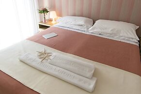 Hotel Cristina Corona