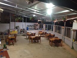 Thac Ba Family Homestay - Hostel