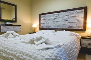 Theoxenia Suites & Apartments