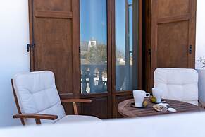 Theoxenia Suites & Apartments