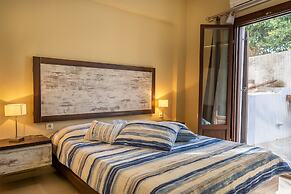 Theoxenia Suites & Apartments