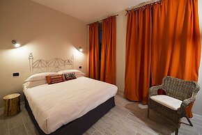 So & Leo Guest House