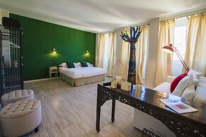 So & Leo Guest House