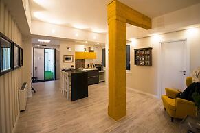 So & Leo Guest House