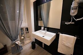 So & Leo Guest House