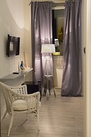 So & Leo Guest House