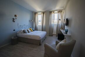 So & Leo Guest House