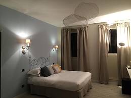 So & Leo Guest House