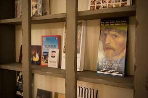 So & Leo Guest House