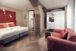 The Anthony Hotel