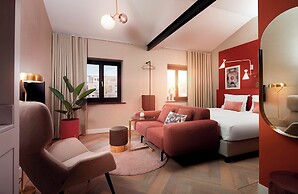 The Anthony Hotel