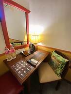 Three Jewels Boutique Hotel