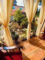 Three Jewels Boutique Hotel