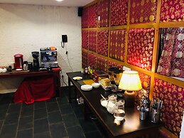 Three Jewels Boutique Hotel