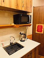 Three Jewels Boutique Hotel