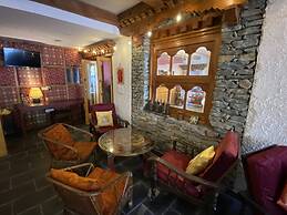 Three Jewels Boutique Hotel