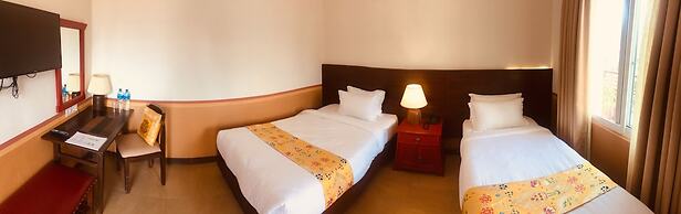 Three Jewels Boutique Hotel