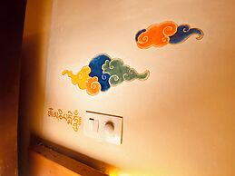 Three Jewels Boutique Hotel