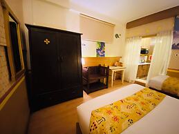 Three Jewels Boutique Hotel