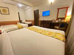 Three Jewels Boutique Hotel