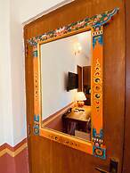 Three Jewels Boutique Hotel