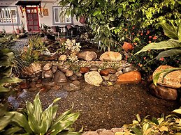 Three Jewels Boutique Hotel