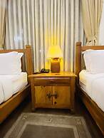 Three Jewels Boutique Hotel