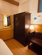 Three Jewels Boutique Hotel