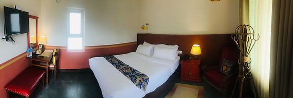 Three Jewels Boutique Hotel