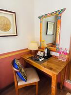 Three Jewels Boutique Hotel