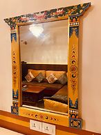 Three Jewels Boutique Hotel