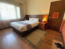 Three Jewels Boutique Hotel