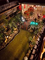 Three Jewels Boutique Hotel