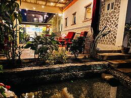 Three Jewels Boutique Hotel