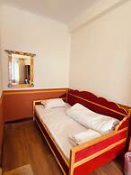 Three Jewels Boutique Hotel