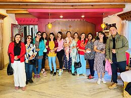 Three Jewels Boutique Hotel