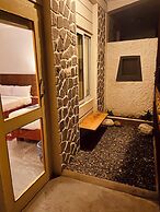 Three Jewels Boutique Hotel