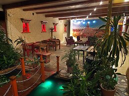 Three Jewels Boutique Hotel