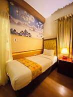 Three Jewels Boutique Hotel