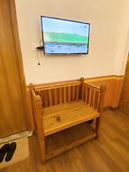 Three Jewels Boutique Hotel