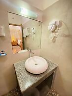 Three Jewels Boutique Hotel