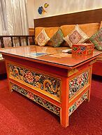 Three Jewels Boutique Hotel