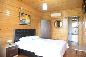 Grand Ada Family Hotel