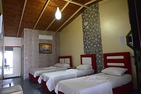 Grand Ada Family Hotel