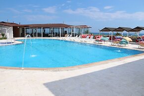 Grand Ada Family Hotel