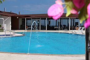 Grand Ada Family Hotel