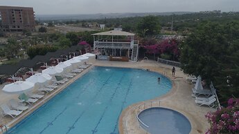 Grand Ada Family Hotel