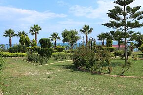 Grand Ada Family Hotel