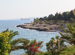 Grand Ada Family Hotel