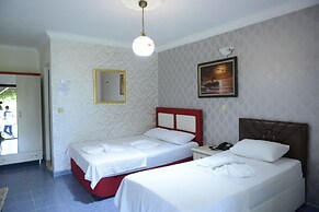 Grand Ada Family Hotel